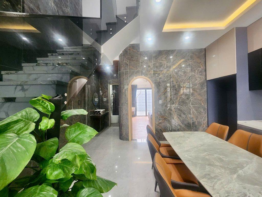 ĐỦ NẮNG HOA SẼ NỞ- ĐỦ DUYÊN SẼ TÌM THẤY CHỐN BÌNH YÊN  💥NHÀ DT KHỦNG- THOÁNG TRƯỚC SAU- GẦN HỒ- MÁT QUANH NĂM