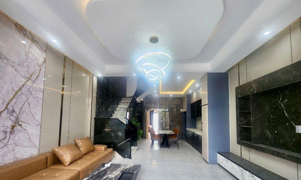 ĐỦ NẮNG HOA SẼ NỞ- ĐỦ DUYÊN SẼ TÌM THẤY CHỐN BÌNH YÊN  💥NHÀ DT KHỦNG- THOÁNG TRƯỚC SAU- GẦN HỒ- MÁT QUANH NĂM