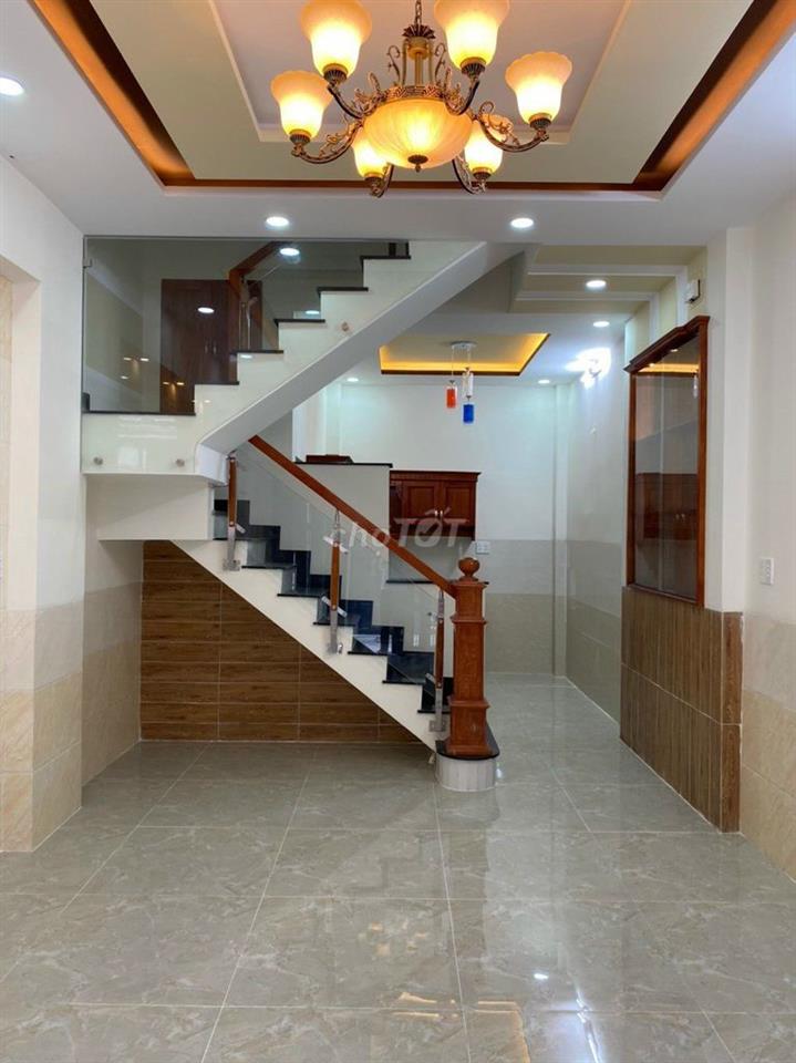 Cần cho thuê nhà 150/2A Phạm Văn Bạch P.15 Q.Tân Bình. 