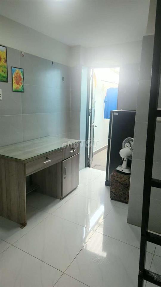 Tìm bạn nữ ở ghép phòng