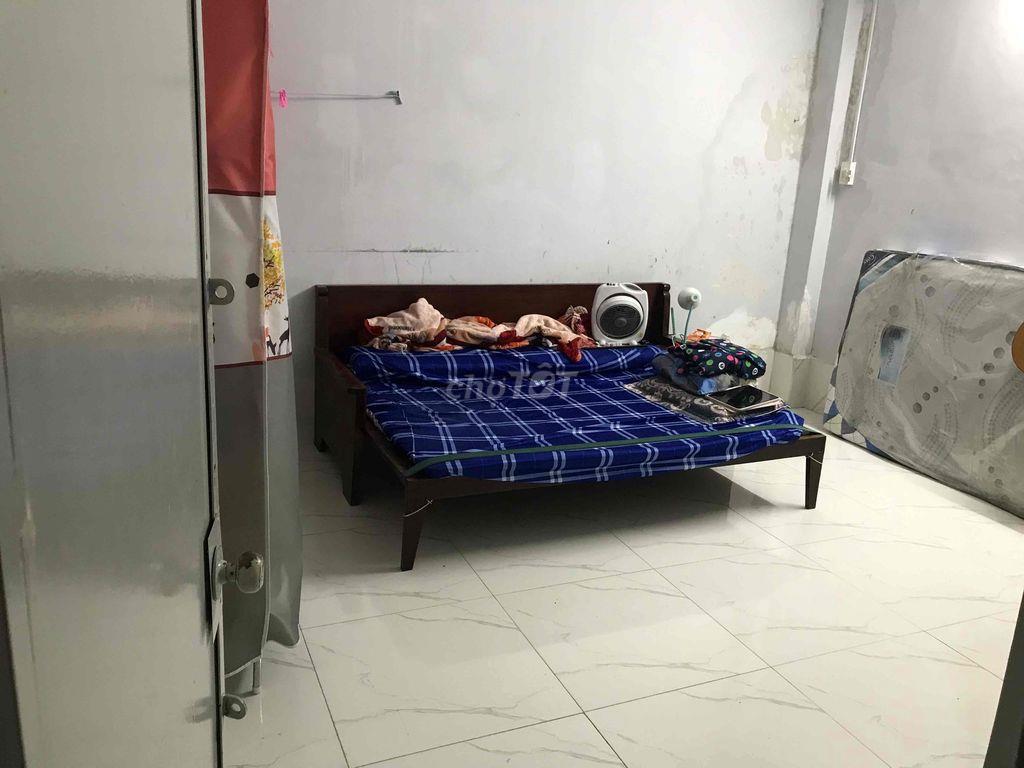 CHO THUÊ NHÀ CẤP 4 GÁC GỖ – ĐẦY ĐỦ NỘI THẤT, GẦN AEON MALL TÂN PHÚ & C
