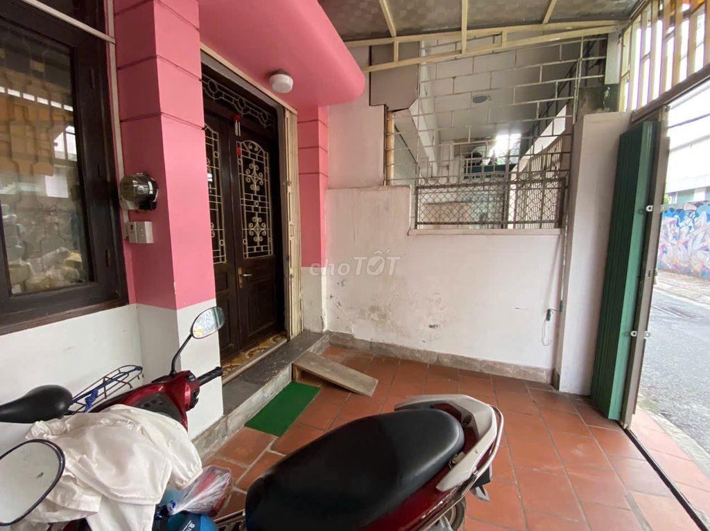 Chính chủ cho thuê nhà DT 12 m2 mặt phố Khương Thượng, tiện KD gần chợ