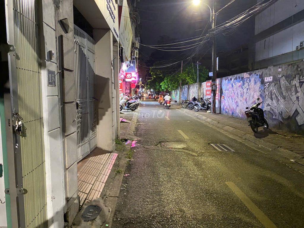 Chính chủ cho thuê nhà DT 12 m2 mặt phố Khương Thượng, tiện KD gần chợ