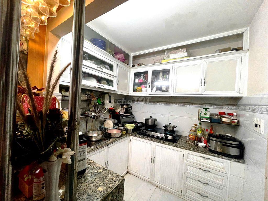 Chuyển nhượng gấp nhà đường Khánh Hội Q4, DTSD 80m2, Sổ sẵn 3.6 Tỷ.
