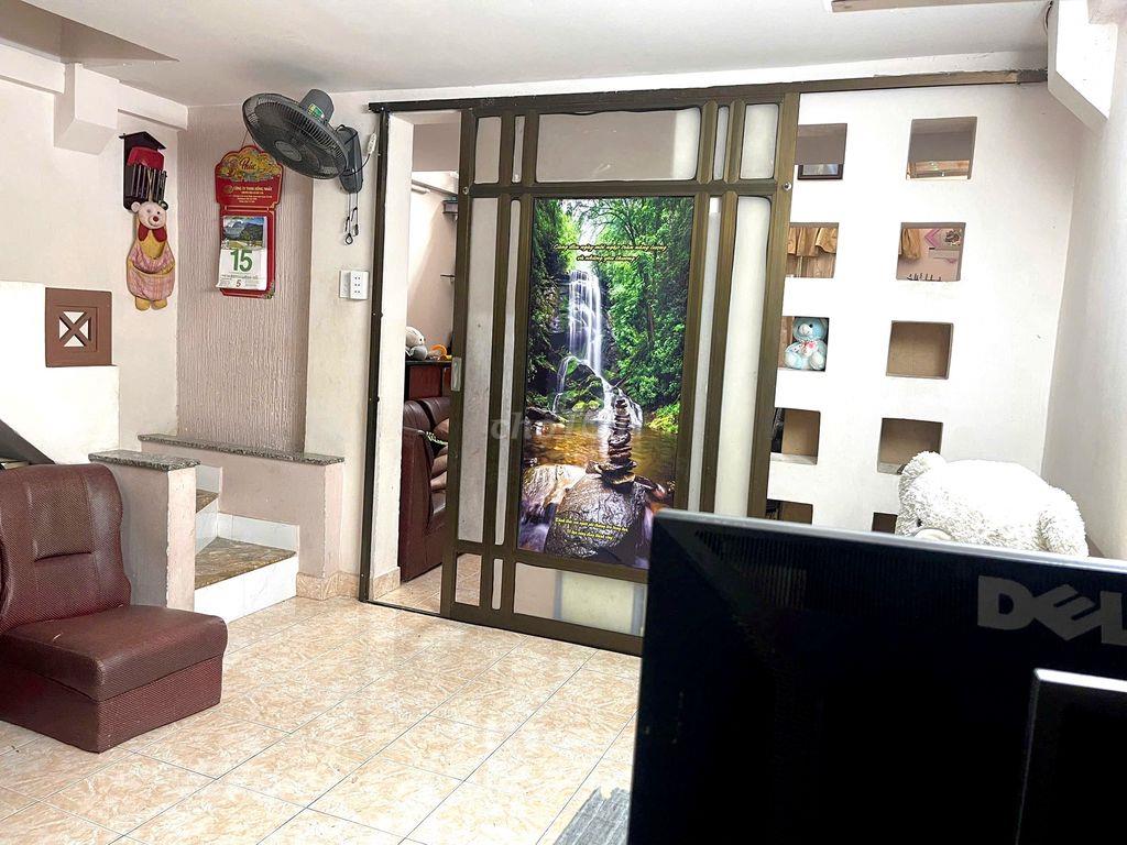 Chuyển nhượng gấp nhà đường Khánh Hội Q4, DTSD 80m2, Sổ sẵn 3.6 Tỷ.