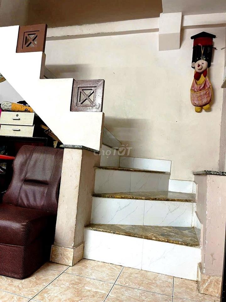 Chuyển nhượng gấp nhà đường Khánh Hội Q4, DTSD 80m2, Sổ sẵn 3.6 Tỷ.