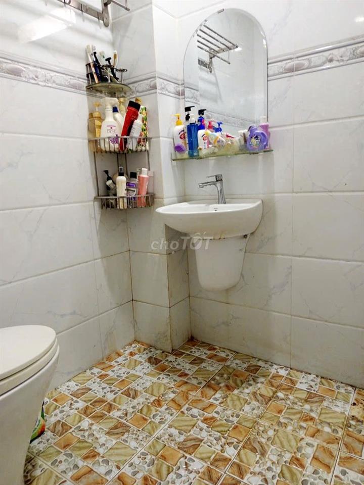 Chuyển nhượng gấp nhà đường Khánh Hội Q4, DTSD 80m2, Sổ sẵn 3.6 Tỷ.