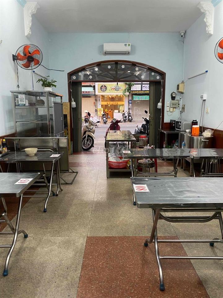 CHO THUÊ MẶT BẰNG QUẬN 1  CHIỀU 16:00 đến tối