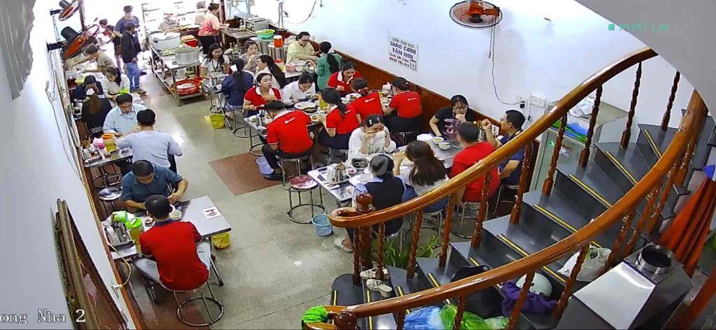 CHO THUÊ MẶT BẰNG QUẬN 1  CHIỀU 16:00 đến tối