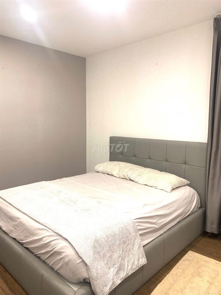 Căn hộ chung cư Sky Center - Phổ Quang :2p ngủ, nội thất,giá 15tr5