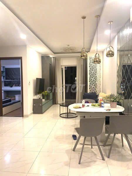 Căn hộ chung cư Sky Center - Phổ Quang :2p ngủ, nội thất,giá 15tr5