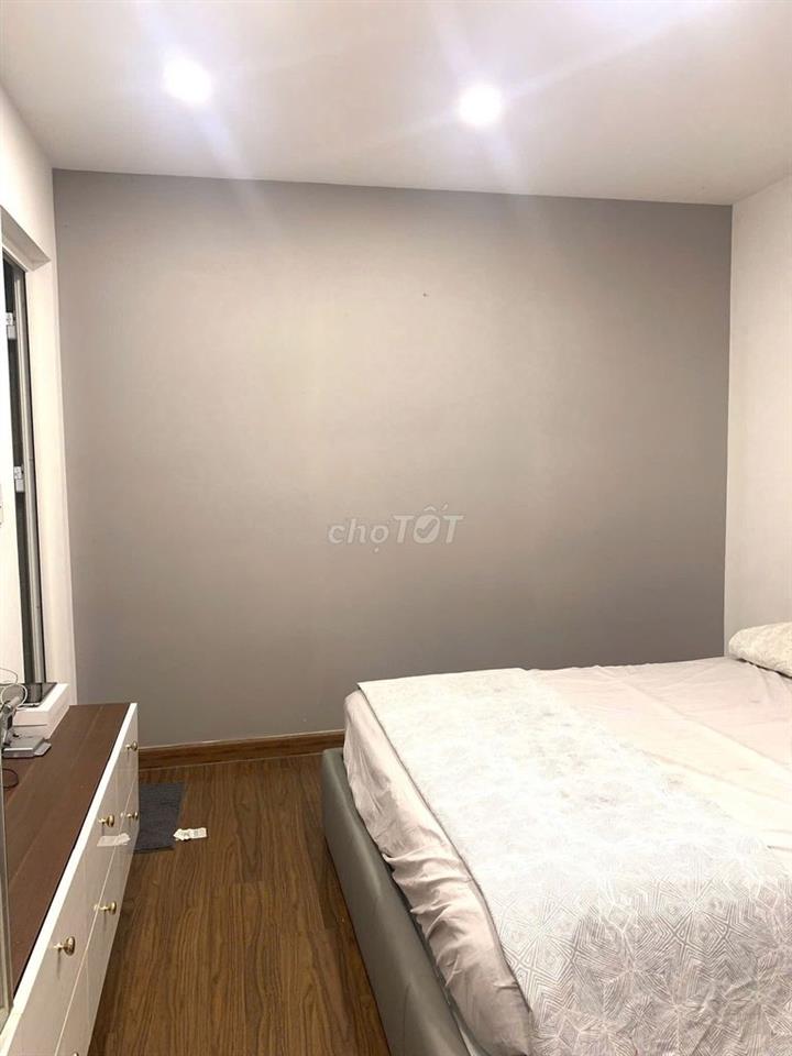 Căn hộ chung cư Sky Center - Phổ Quang :2p ngủ, nội thất,giá 15tr5