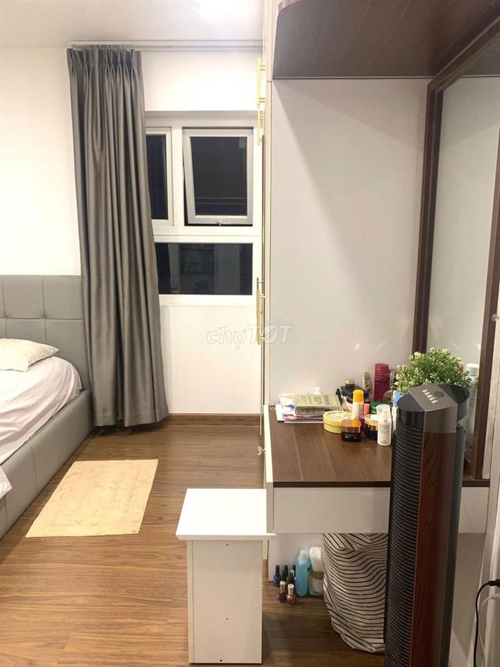 Căn hộ chung cư Sky Center - Phổ Quang :2p ngủ, nội thất,giá 15tr5