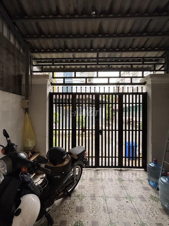 Nhà cần bán gấp 1 trệt 3 tầng, 4PN, 3WC, Hẻm xe hơi 6m