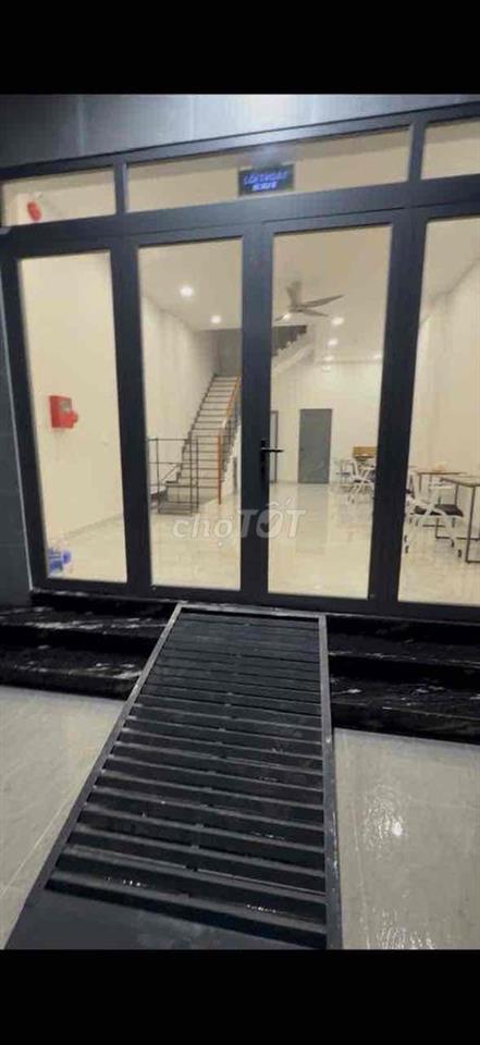 Kí túc xá tư nhân mới xây 1tr5/ng, nước 100k/ng, xe 100k/ng, dvụ free
