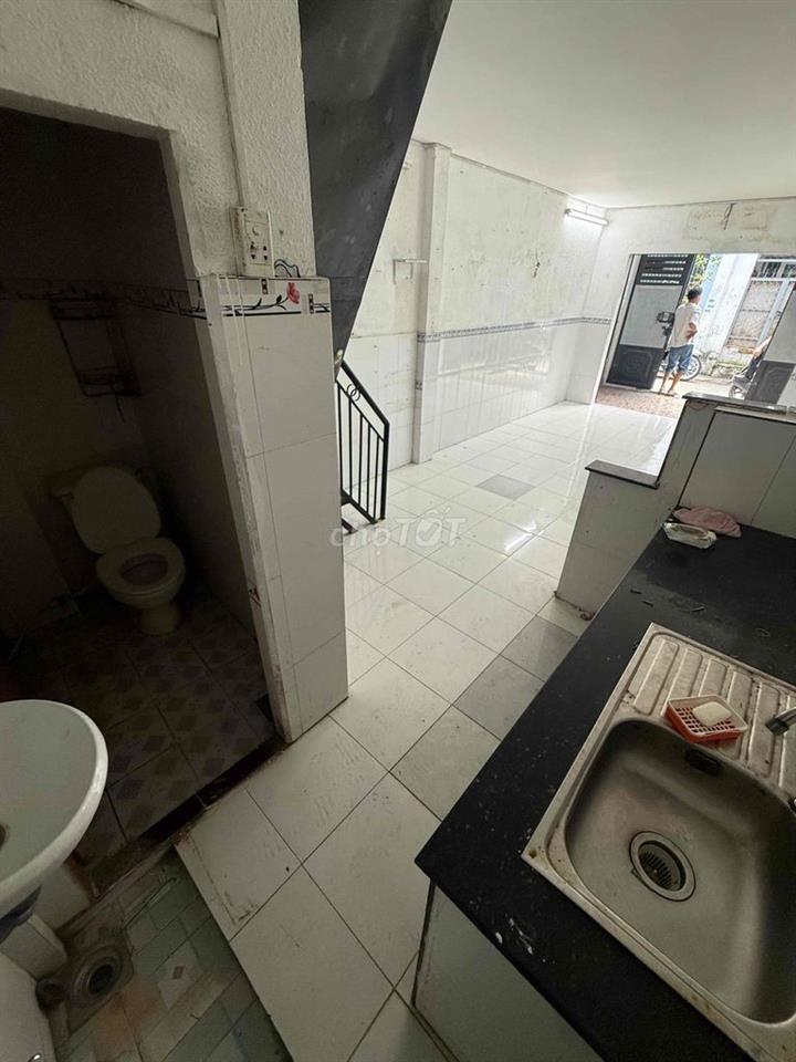 bán nhà 3.3 x 10 shr hem xe hơi 1 tret 1 lau