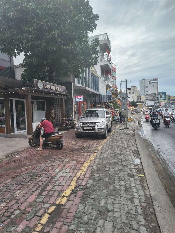 Nhà mặt tiền đường Phạm Hùng cần bán 