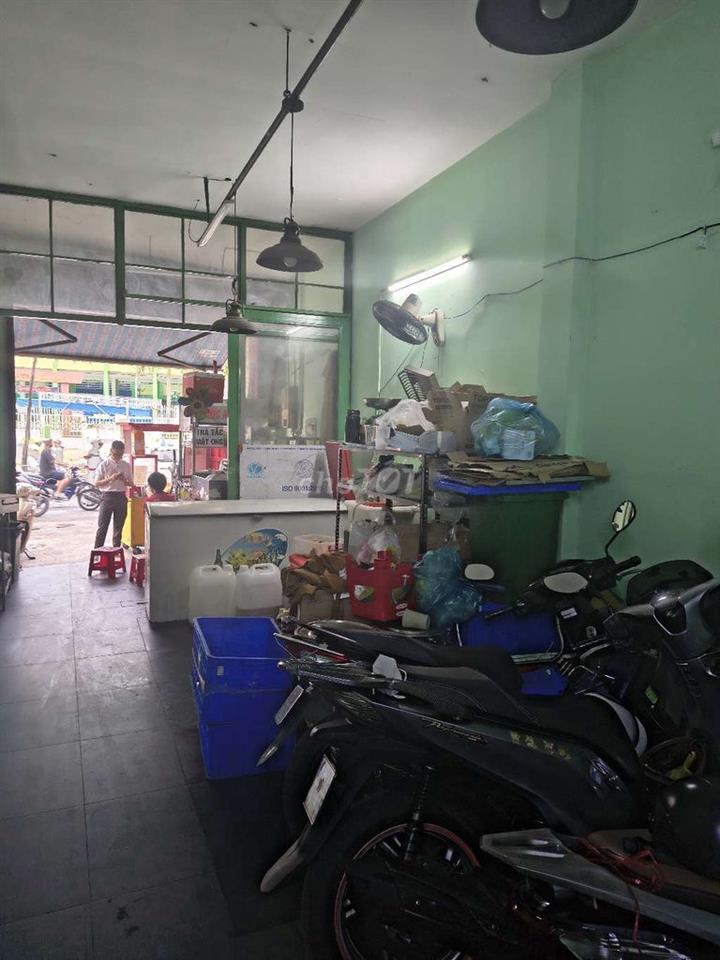 Nhà mặt tiền đường Phạm Hùng cần bán 