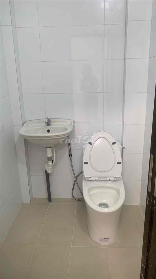Cho Thuê Nhà Nguyên Căn Rộng rãi Gần Chợ Long Trường.Q9