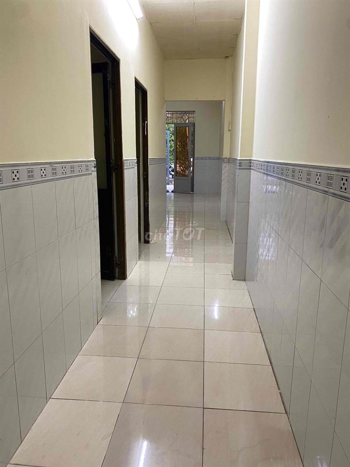 Cho Thuê Nhà Nguyên Căn Rộng rãi Gần Chợ Long Trường.Q9