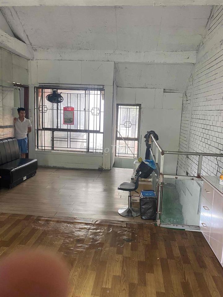 nhà nguyên căn-vị trí trung tâm- Giá Hợp lý