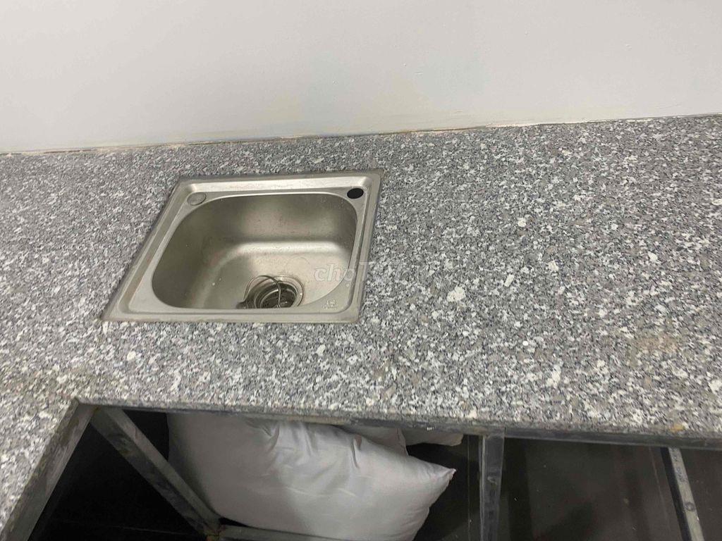 Cho thuê   nguyên sàn căn hộ gia đình 2pn và bép riêng-mát