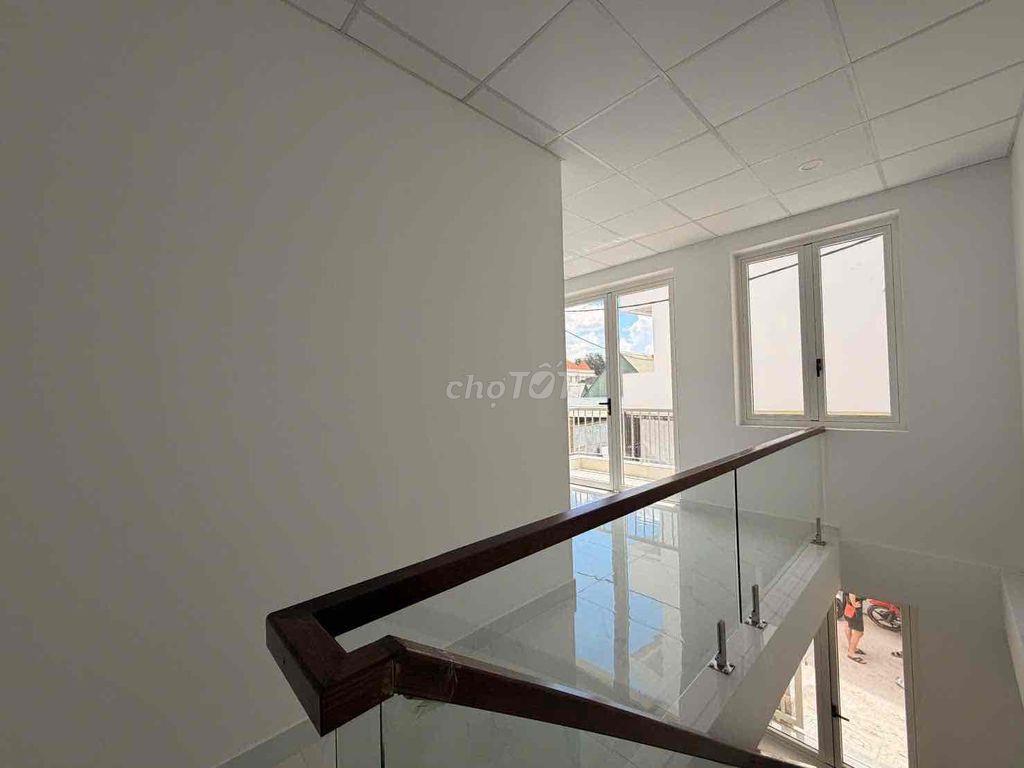Nhà sổ hồng hoàn công