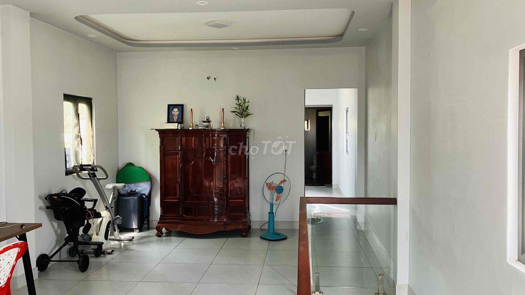 Bán nhà trệt lầu mới