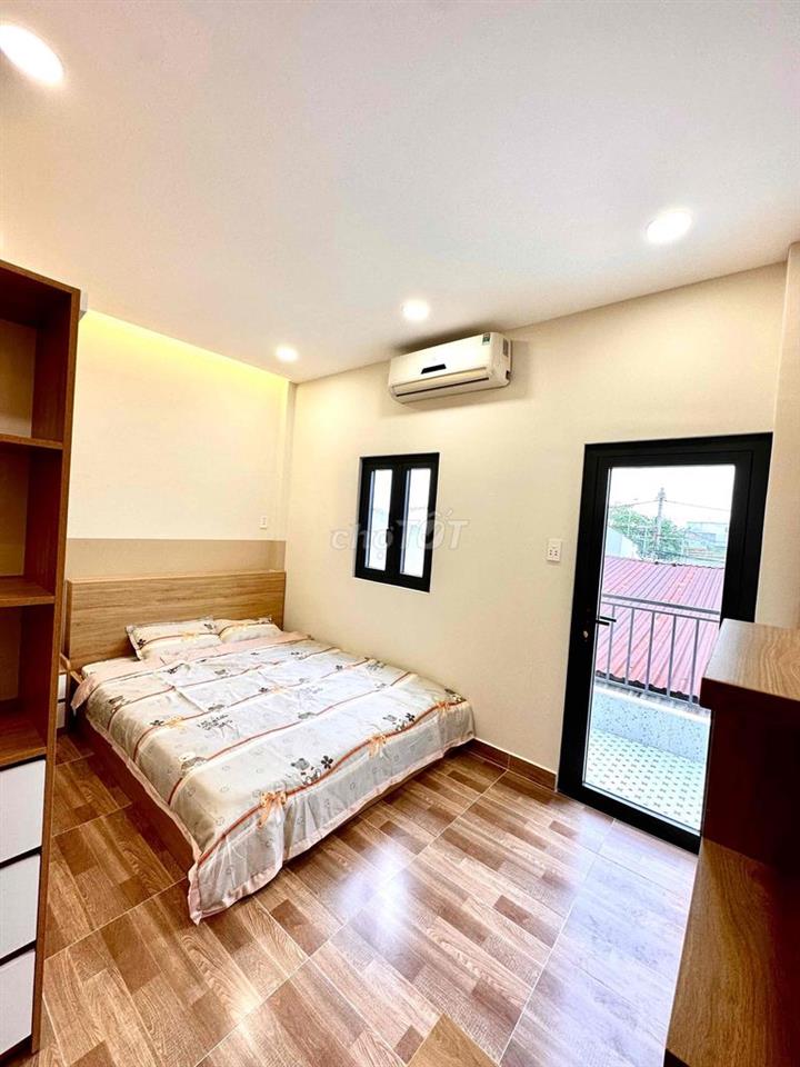 NHÀ HẺM XE HƠI NGỦ TRONG NHÀ 3 PN NHÀ MỚI XÂY FULL NỘI THẤT