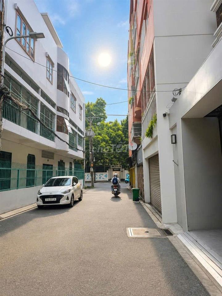 Giá 15Tỷ, Nguyễn Minh Hoàng-K300, HXH 10m 5x20m