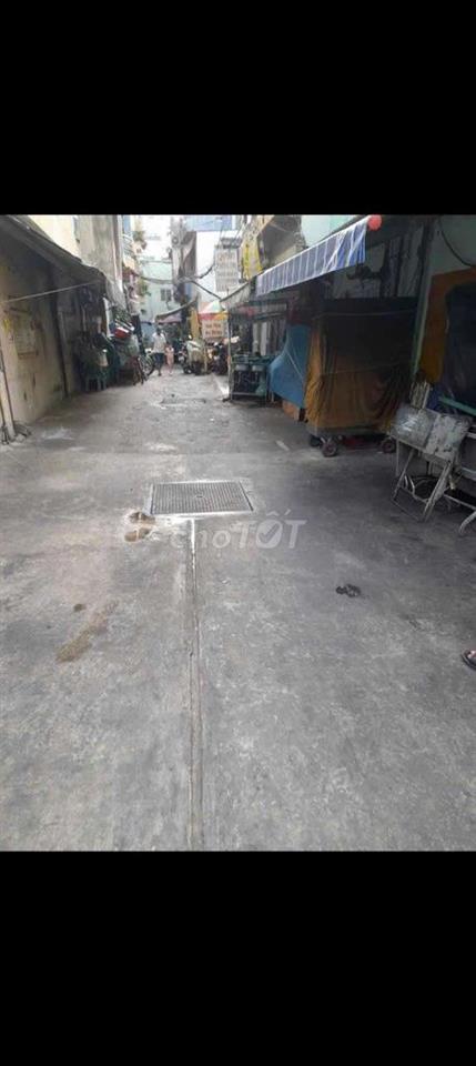 Nhà cũ 60m² 2 phòng ngủ Nguyễn Khắc Nhu Quận 1