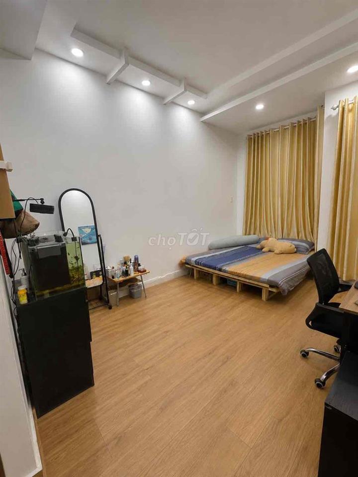 Nhượng lại phòng Liên Tỉnh 5 vào ở ngay