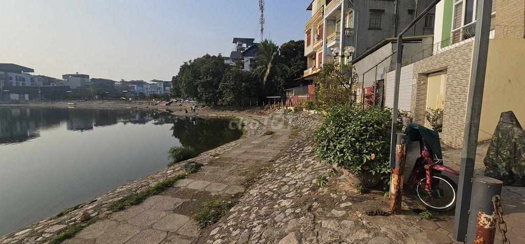 Bán nhà 2 mặt tiền, 1 mặt view hồ
