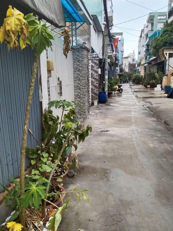 nhà 4 _9m.1tret 1lung hxt thong.nhieu tien ich xung quanh.sh.