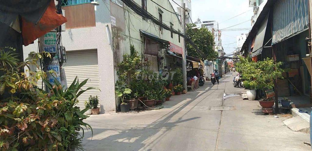 nhà 4 _9m.1tret 1lung hxt thong.nhieu tien ich xung quanh.sh.