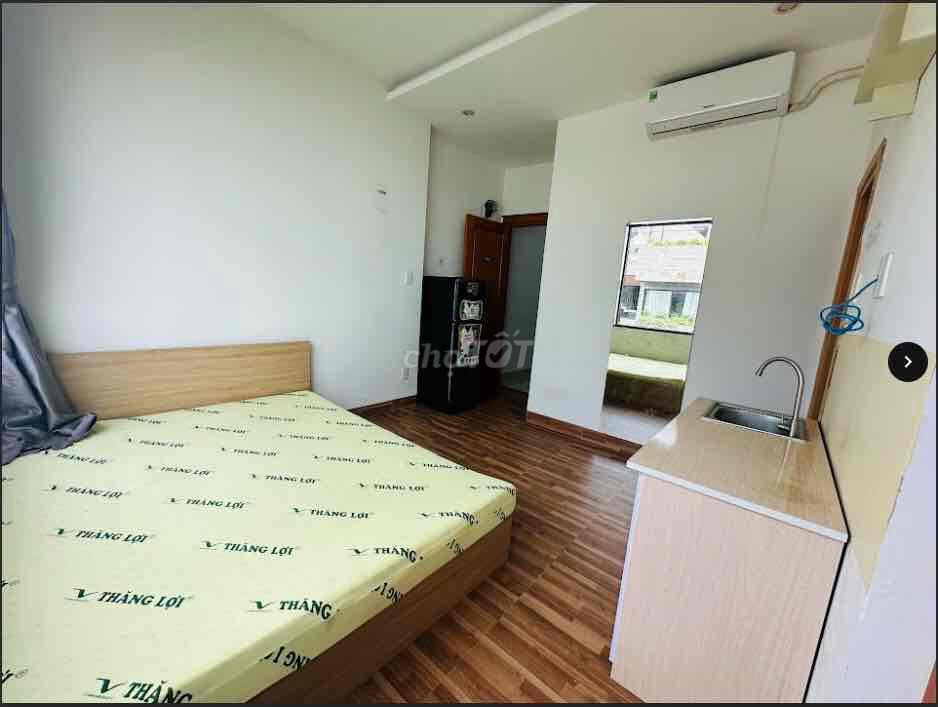Trống phòng studio Địa chỉ: 95 Hoàng Bích Sơn(Gần cầu Sông Hàn, 300m r