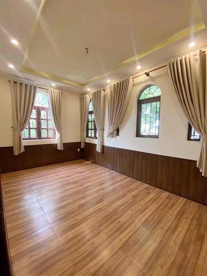 Cho Thuê Biệt Thự Sân Vườn Full Nội Thất Đường Lê Thị Kim Hẻm Oto