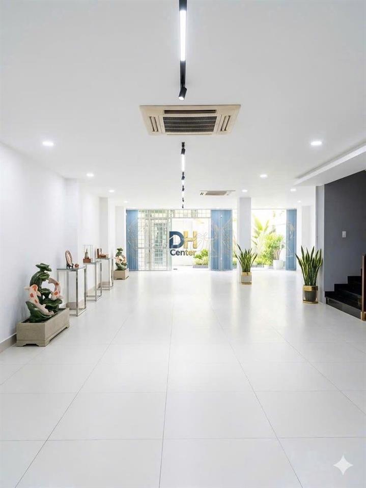 🔥Cho thuê MT Hoa Lan–Kết cấu 1 Hầm 1 Trệt 3 Lầu–Vị trí sầm uất khu PXL