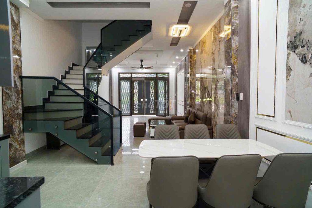 BÁN NHÀ 1 trệt 2 lầu 3tỷ8 ngay trung tâm THUẬN GIAO