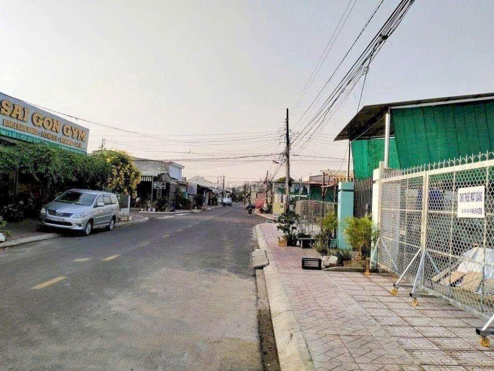 Bán đất 70m2 Mặt Tiền Đường ĐT 741 CHỈ 239TR SỞ HỮU ĐẤT NỀN ĐÃ CÓ SHR
