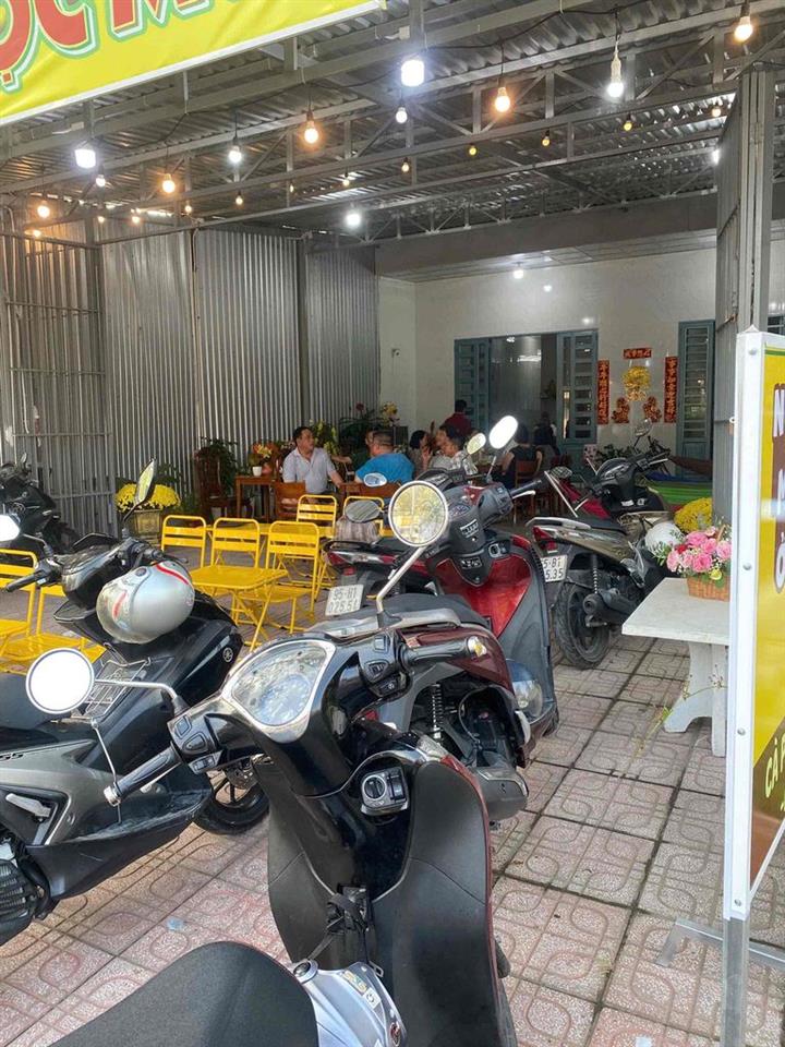 bán 2 căn nhà cấp 4 liền kề mặt tiền 8m thổ cư