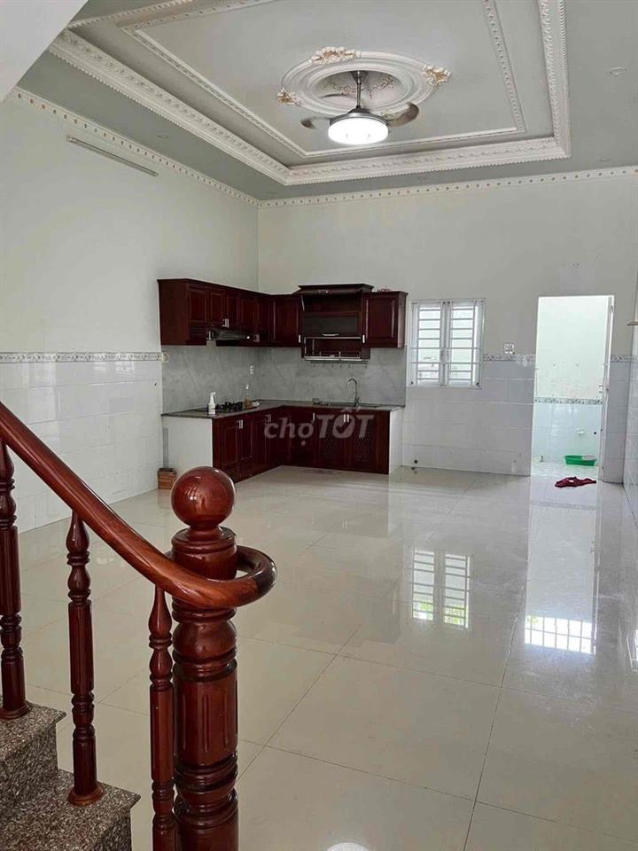 Nhà khu văn hoá tây đô Cái Răng lộ 15m lề 5m kế cạnh quốc lộ 1A