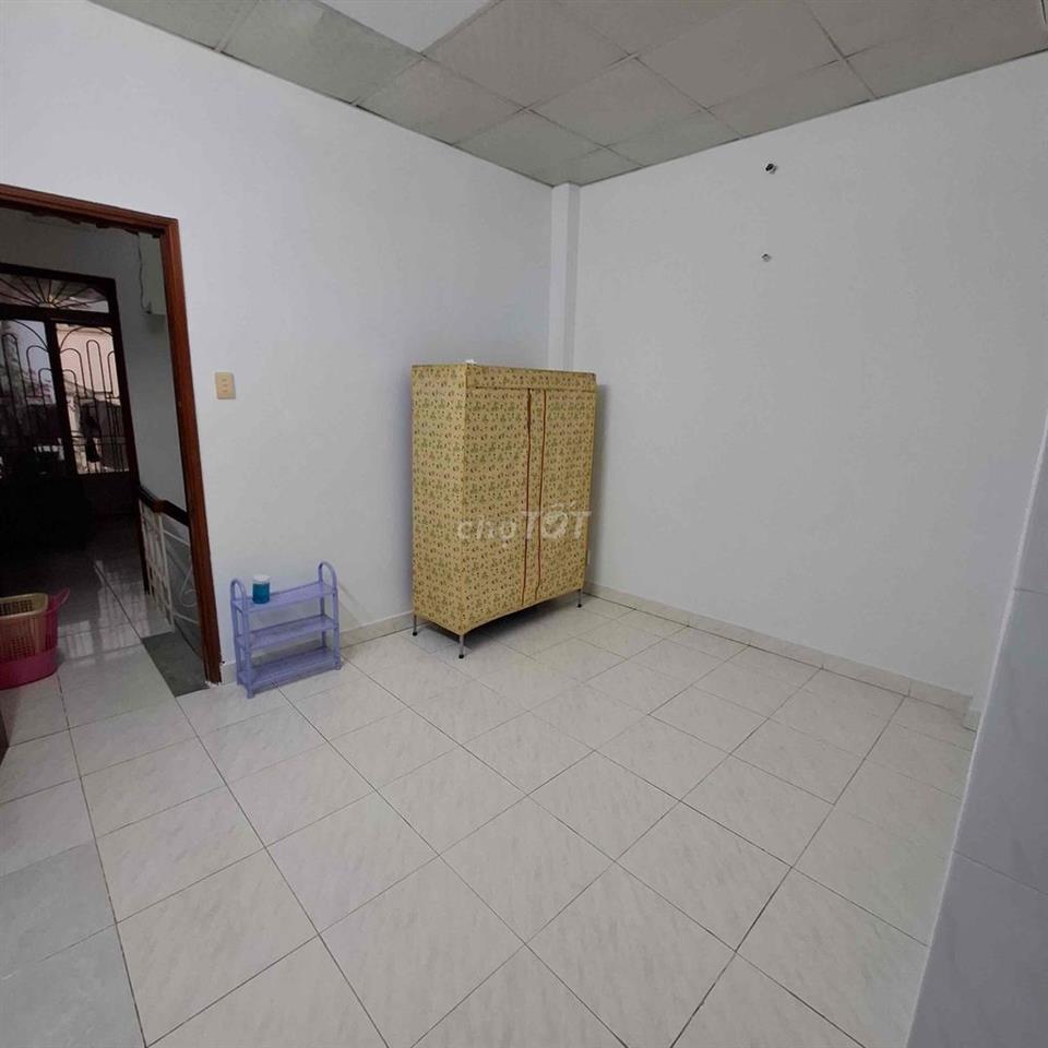 Nữ thuê Phòng trọ Lê Văn Sỹ Quận 3