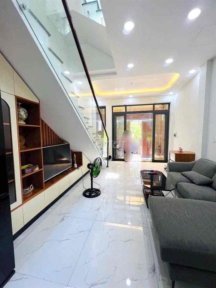 Cho thuê nhà đối diện VINHOMES GRAND PARK