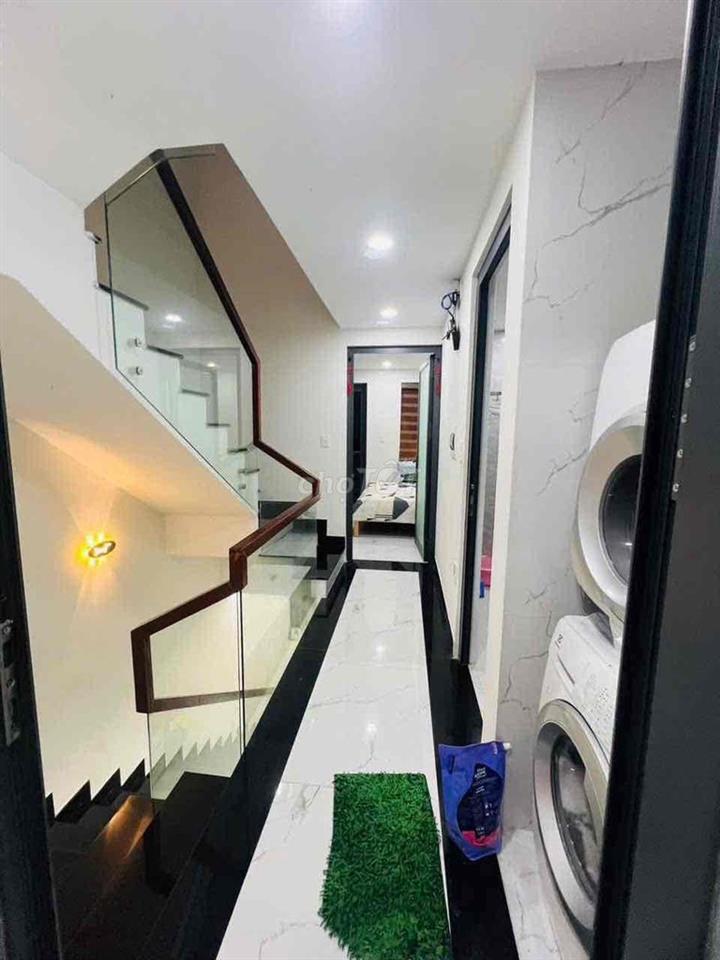 Cho thuê nhà đối diện VINHOMES GRAND PARK
