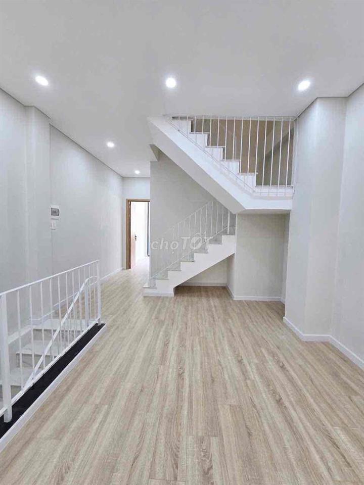 Cho Thuê Nhà Mới  Xây 100% Hem xe Hơi Đường La xuan oai