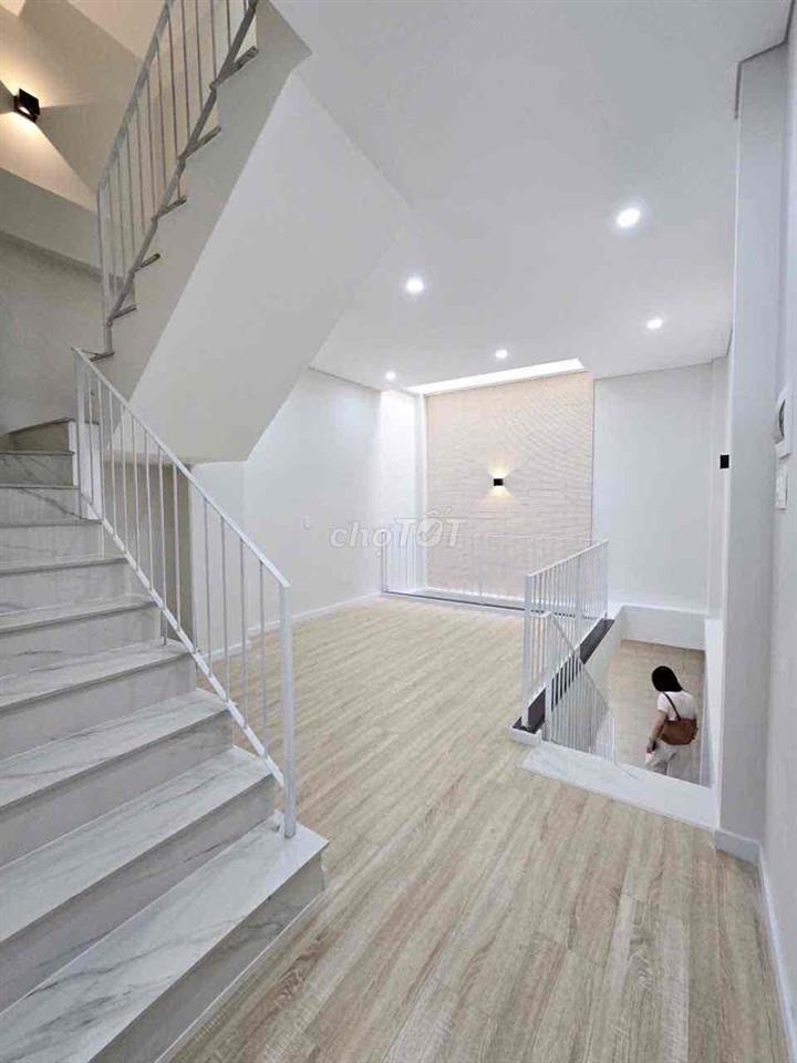 Cho Thuê Nhà Mới  Xây 100% Hem xe Hơi Đường La xuan oai