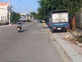 Trục chính Hà Huy Tập giao nhau với ql1a