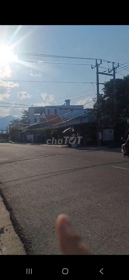 Trục chính Hà Huy Tập giao nhau với ql1a