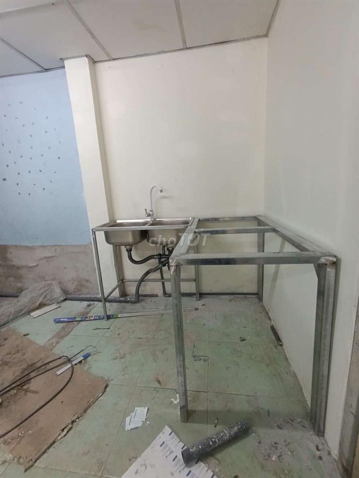 nhà cho thuê khu mã lò giáp gò xoài DT 5*8 gác suốt 2p 2wc